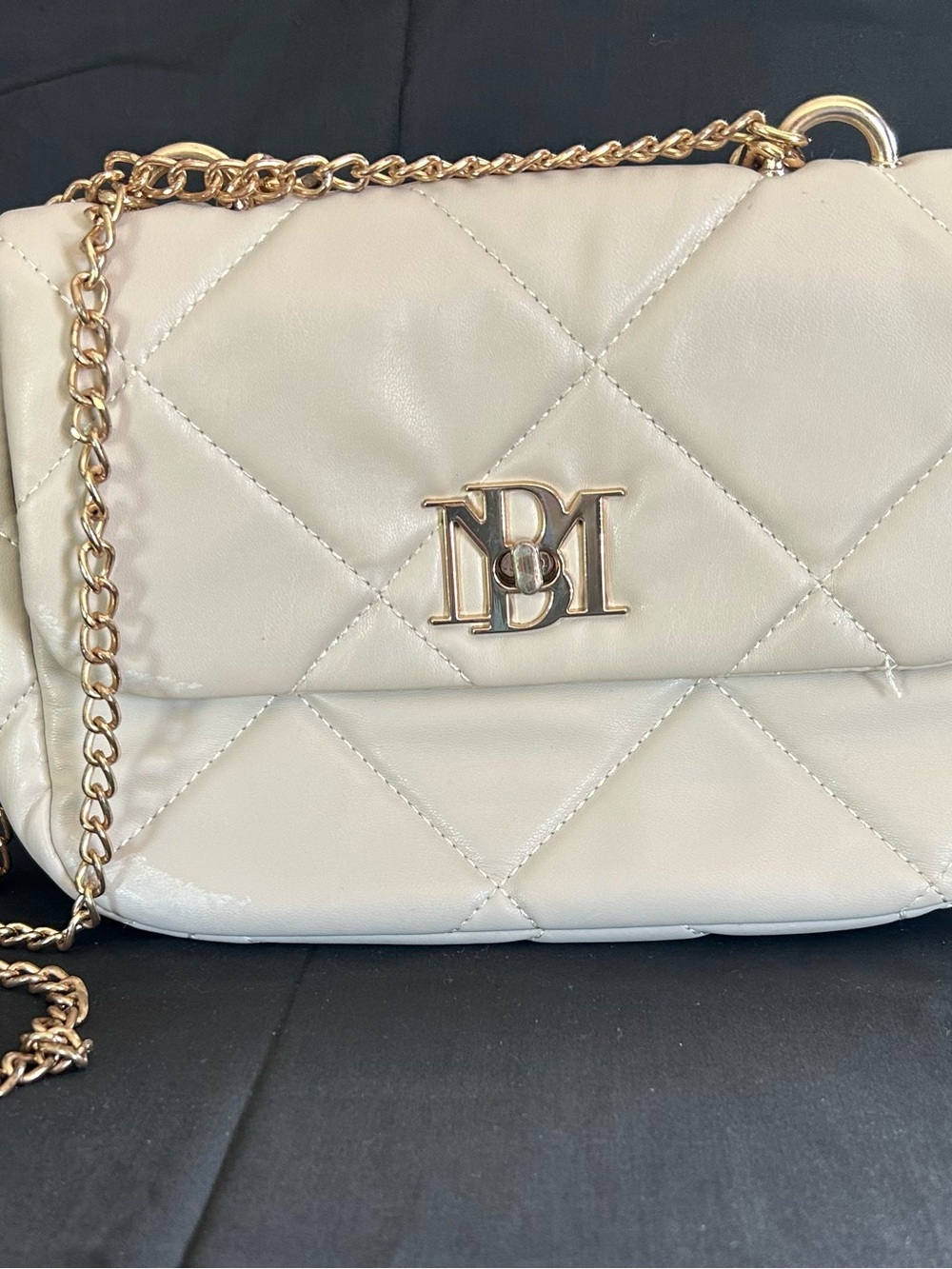 Badgley Mischka Elegant Beige Diamond Quilted Vegan Leather Chain Crossbody B23